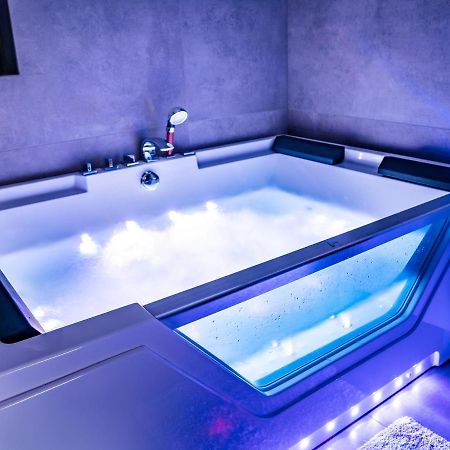 Domek Hot Tub Jacuzzi Chillout Kołobrzeg Buitenkant foto