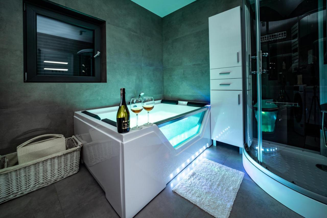 Domek Hot Tub Jacuzzi Chillout Kołobrzeg Buitenkant foto